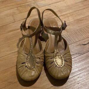 J. Jill leather gold bronze and tan sandals kitten heels